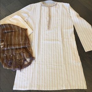 Beautiful Indian kurta set / salwar set for men.